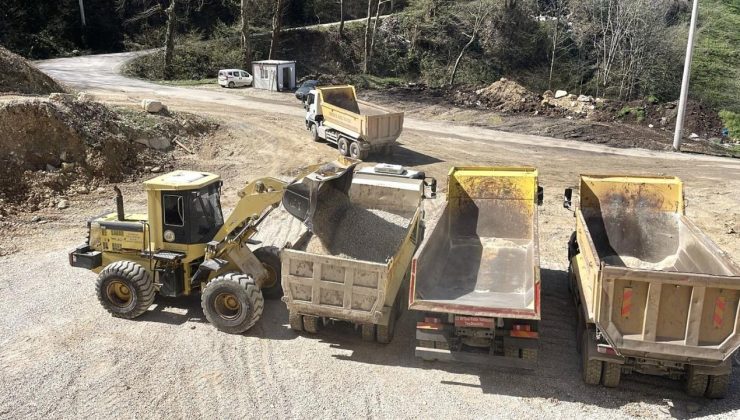Akçakoca Tahirli Köyü’nde Yol Bakım Çalışmaları Sürüyor